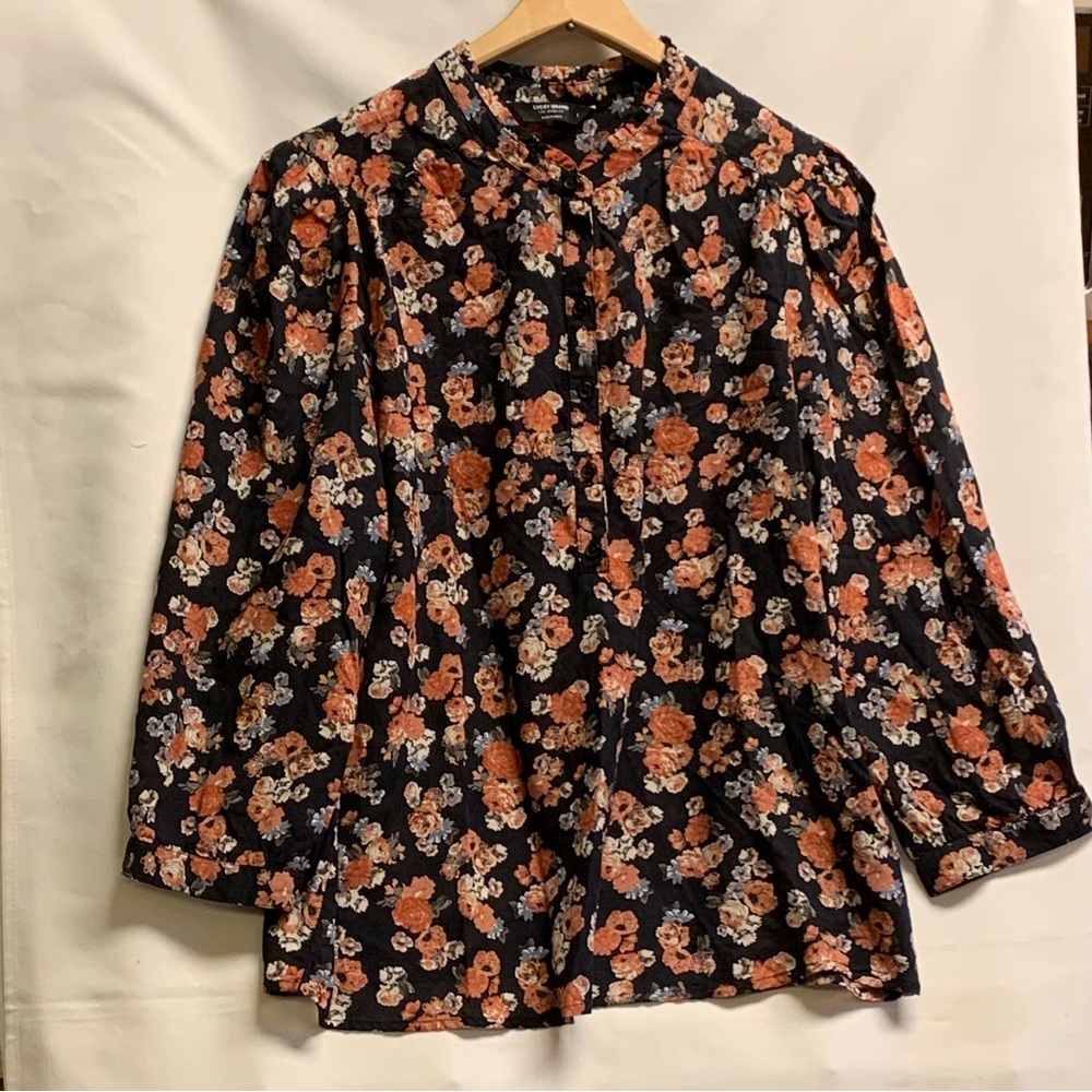 Lucky Brand Top - NWOT Size L Pretty Floral Pattern